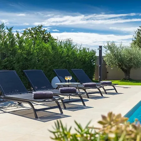 Nyaraló Villa Flora Abrega *