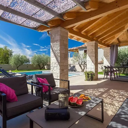 Nyaraló Villa Flora Abrega *