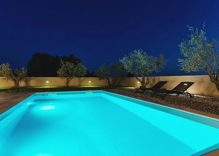 Villa Flora Abrega *