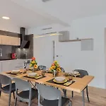 Villa Flora Abrega 펜션 포레치