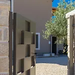 Villa Flora Abrega ポレッチ