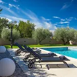 Villa Flora Abrega ポレッチ