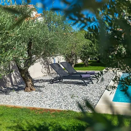 Будинок відпочинку Villa Flora Abrega Пореч
