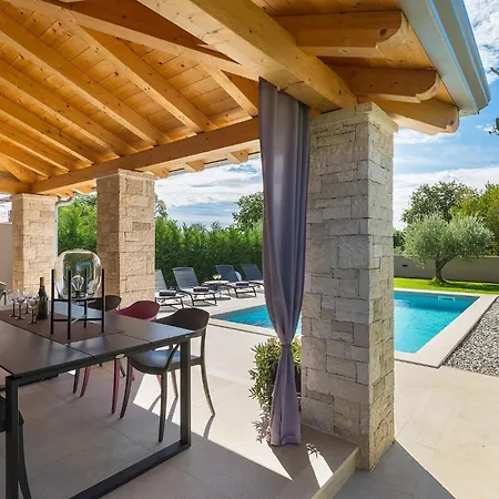 Villa Flora Abrega Пореч