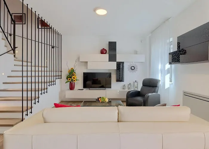 Villa Flora Abrega *