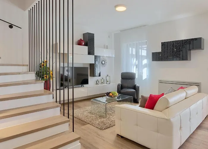 Villa Flora Abrega Tatil Evi Poreč